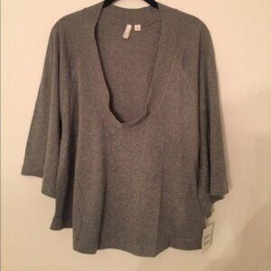 Frenchi | Top | Bell-like Sleeves | Artsy